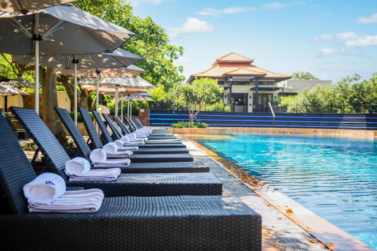 The Capital Zimbali Otel Ballito Dış mekan fotoğraf The swimming pool at the hotel