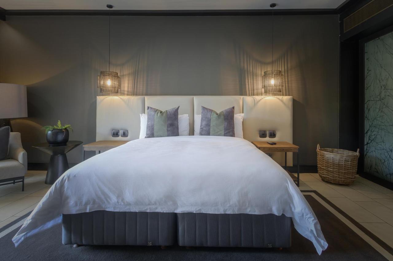 The Capital Zimbali Otel Ballito Dış mekan fotoğraf A bedroom at The Ivy Hotel