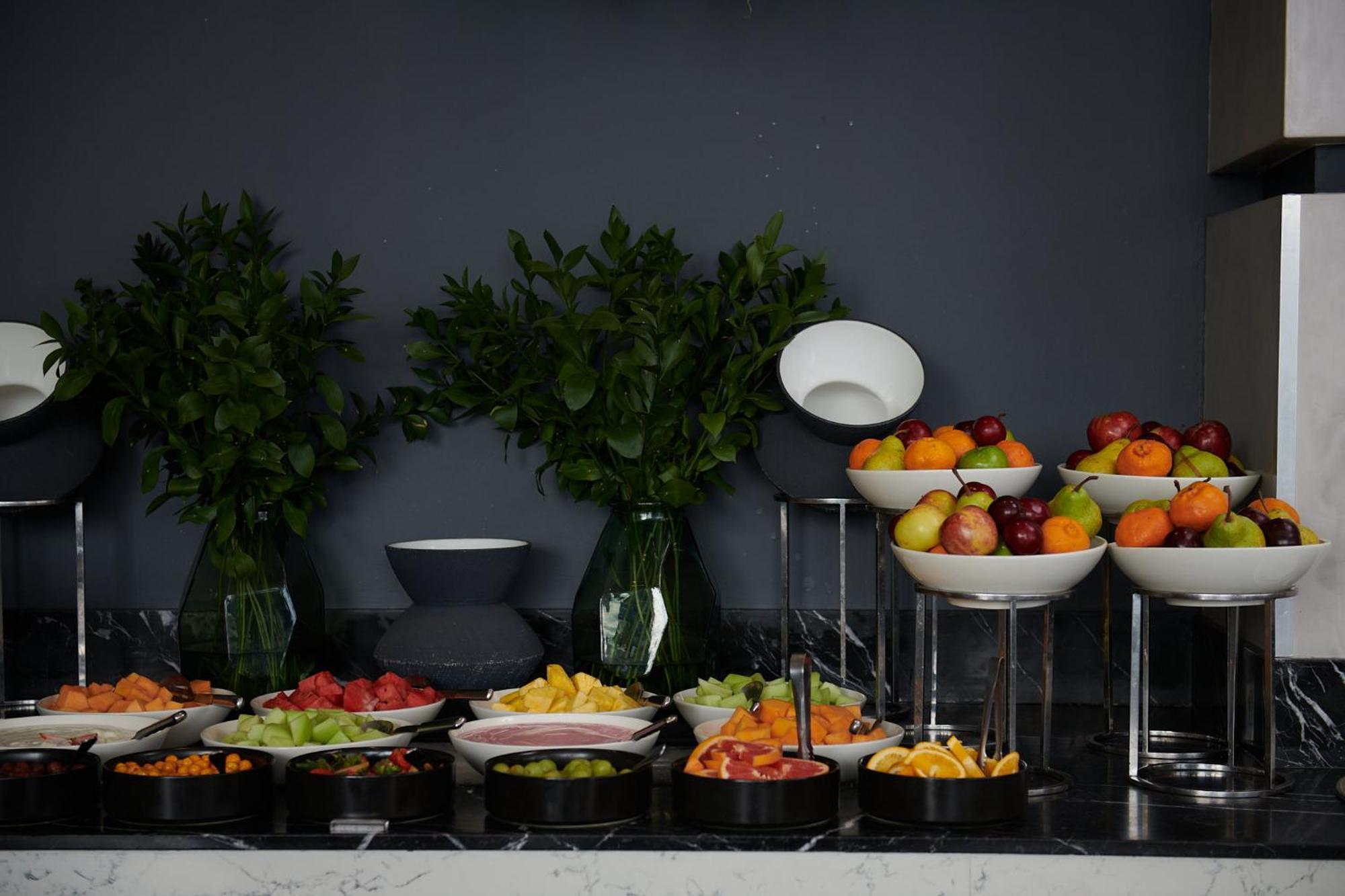 The Capital Zimbali Otel Ballito Dış mekan fotoğraf A fruit salad buffet